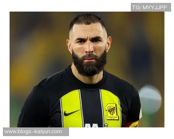 本泽马重返巅峰之路：从困境到荣耀的传奇旅程